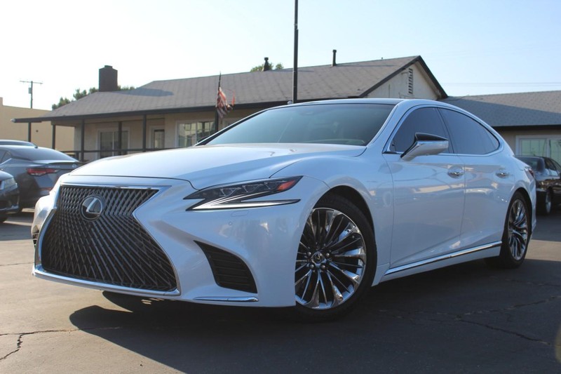 Lexus LS Vehicle Full-screen Gallery Image 01