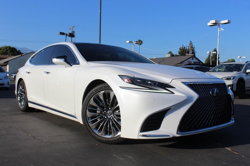 Lexus LS Vehicle Full-screen Gallery Image 03