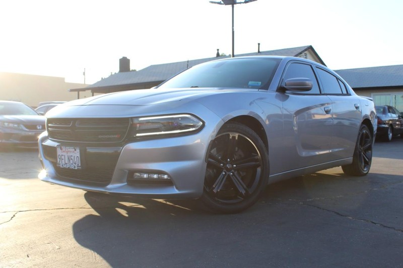 Dodge Charger Vehicle Full-screen Gallery Image 03