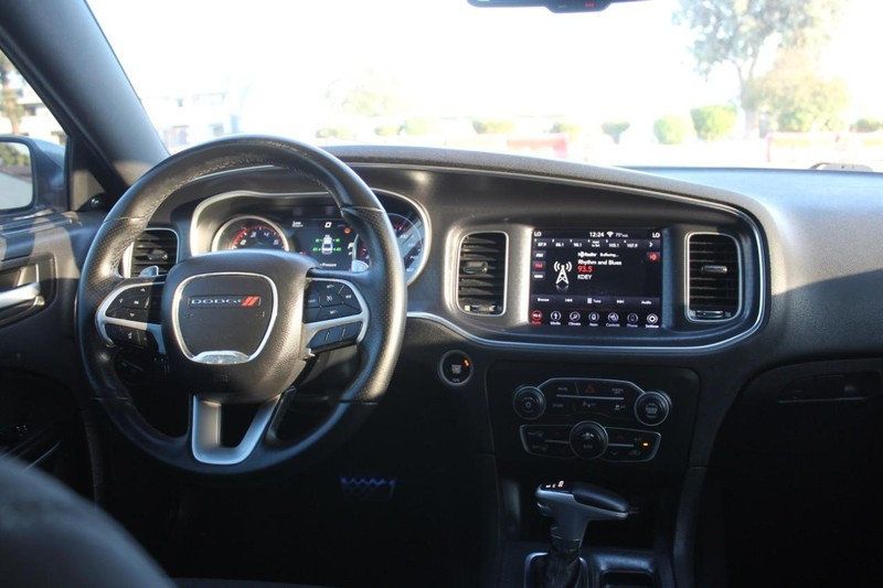 Dodge Charger Vehicle Full-screen Gallery Image 10