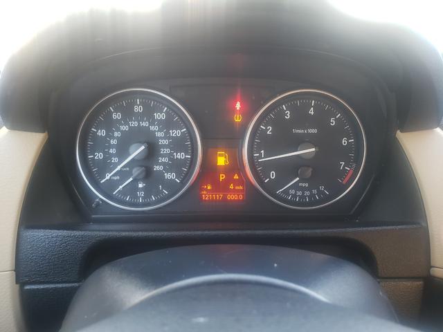 BMW X1 Vehicle Full-screen Gallery Image 19