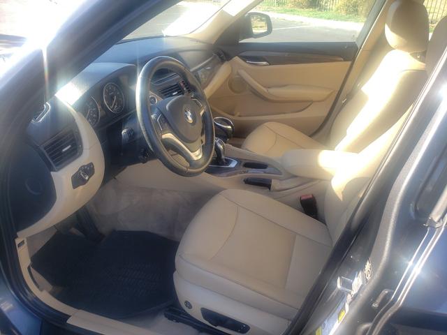 BMW X1 Vehicle Full-screen Gallery Image 20