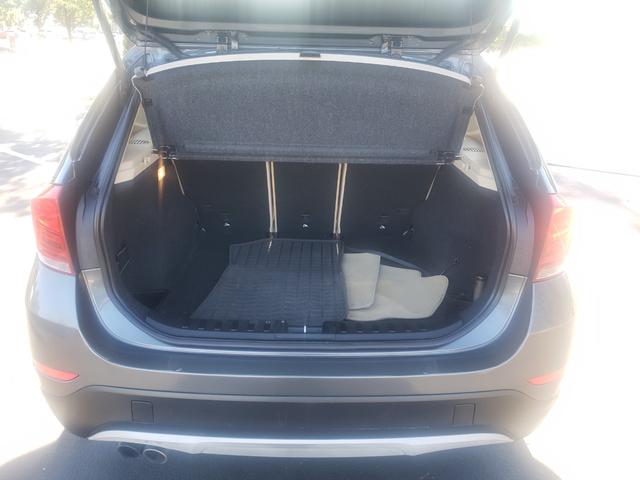 BMW X1 Vehicle Full-screen Gallery Image 22