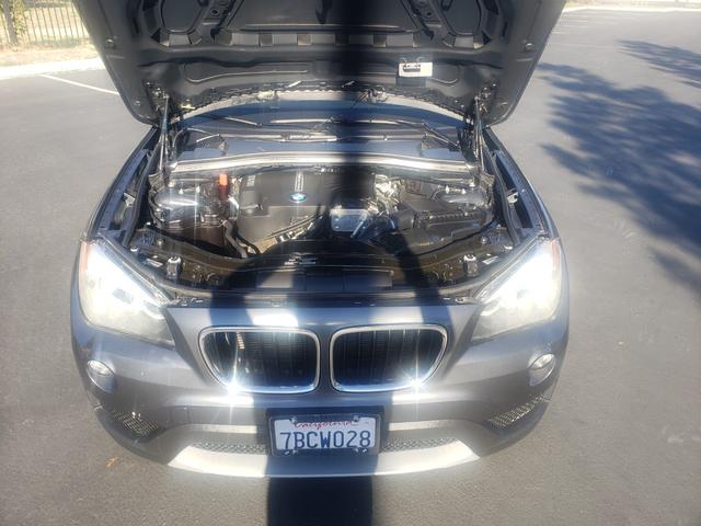 BMW X1 Vehicle Full-screen Gallery Image 26