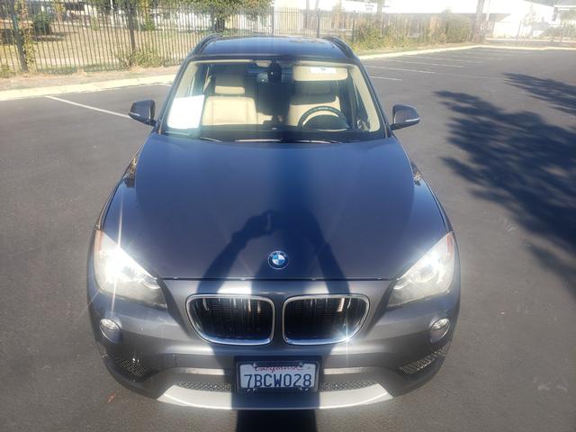 BMW X1 Vehicle Full-screen Gallery Image 27