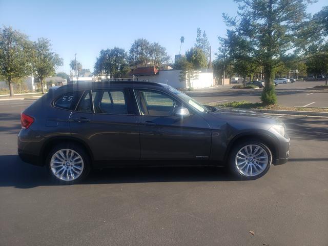 BMW X1 Vehicle Full-screen Gallery Image 29