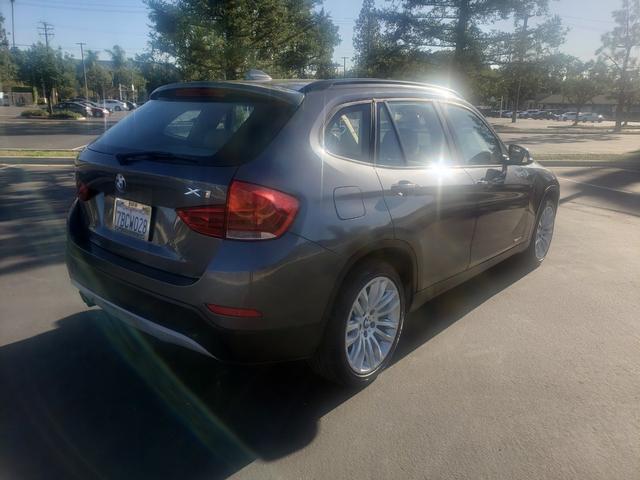 BMW X1 Vehicle Full-screen Gallery Image 30