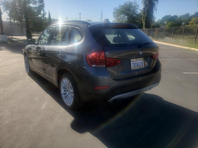 BMW X1 Vehicle Full-screen Gallery Image 32