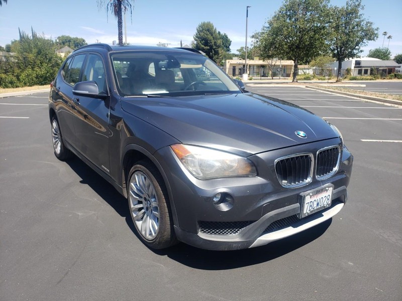 BMW X1 Vehicle Full-screen Gallery Image 07