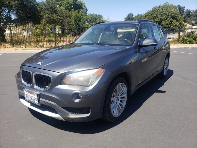 BMW X1 Vehicle Full-screen Gallery Image 17