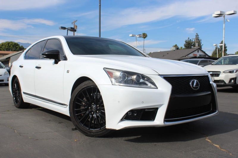 Lexus LS 460 Vehicle Full-screen Gallery Image 02