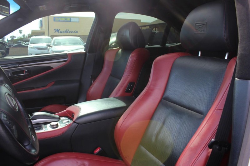 Lexus LS 460 Vehicle Full-screen Gallery Image 05