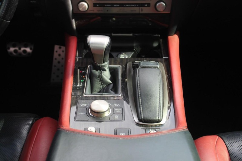 Lexus LS 460 Vehicle Full-screen Gallery Image 11