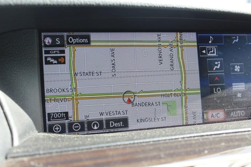 Lexus LS 460 Vehicle Full-screen Gallery Image 13