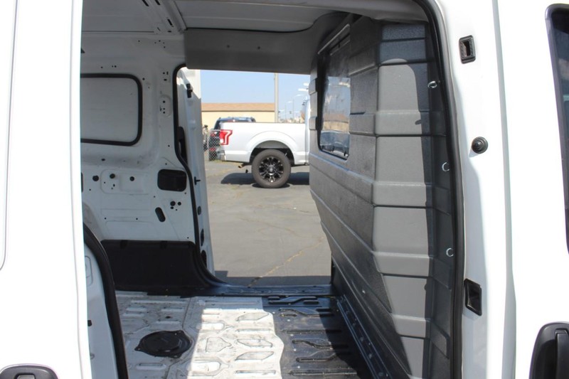 Ram ProMaster City Cargo Van Vehicle Full-screen Gallery Image 09