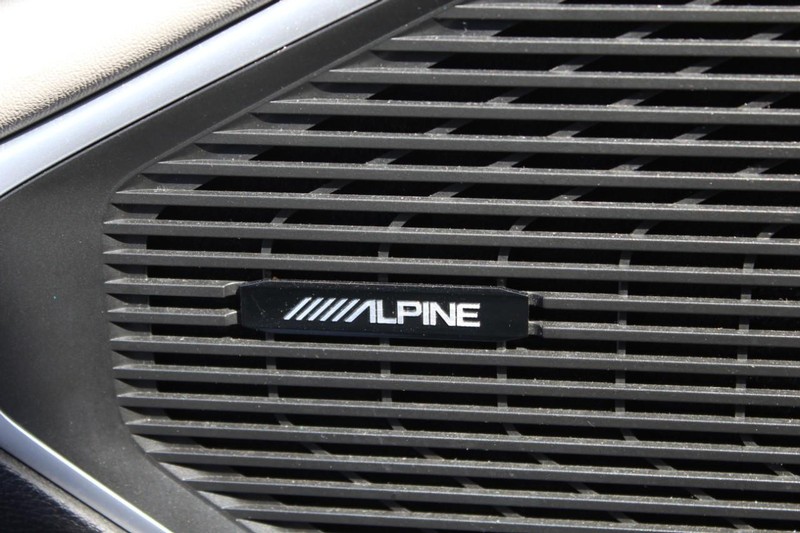 Jeep Wagoneer L Vehicle Full-screen Gallery Image 20