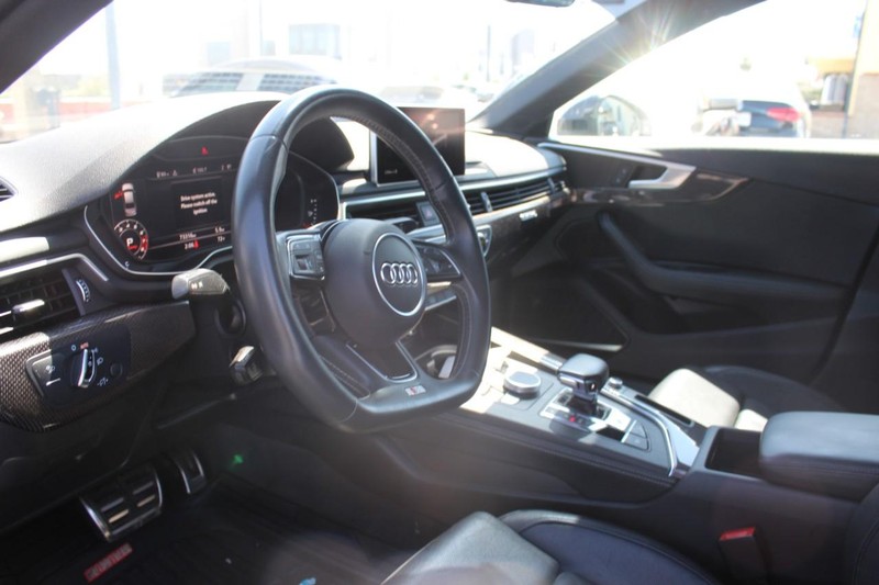 Audi S4 Vehicle Full-screen Gallery Image 07