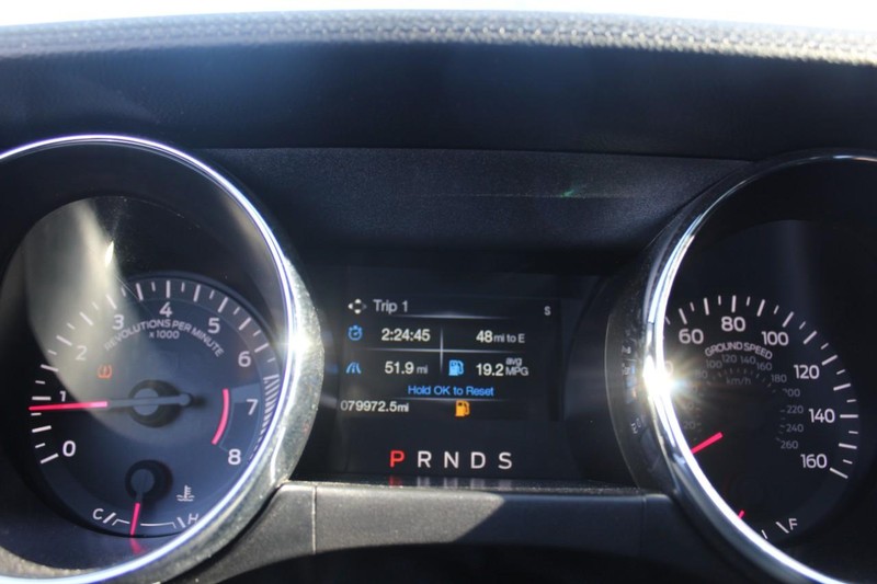 Ford Mustang Vehicle Full-screen Gallery Image 23