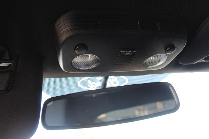 Ford Mustang Vehicle Full-screen Gallery Image 27