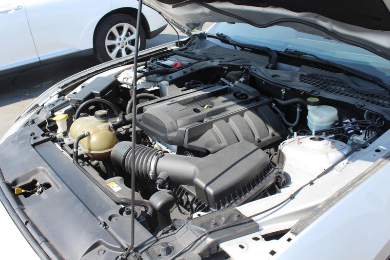 Ford Mustang Vehicle Full-screen Gallery Image 30