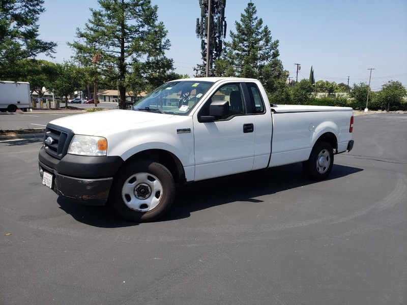 Ford F-150 Vehicle Full-screen Gallery Image 01