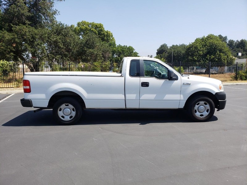 Ford F-150 Vehicle Full-screen Gallery Image 06