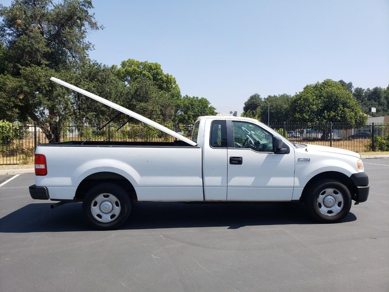 Ford F-150 Vehicle Full-screen Gallery Image 07