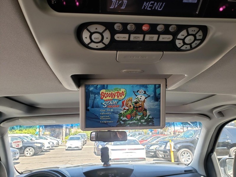 Honda Pilot Vehicle Full-screen Gallery Image 11