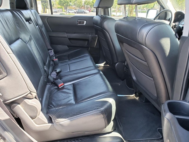 Honda Pilot Vehicle Full-screen Gallery Image 17
