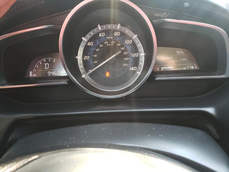 Scion iA Vehicle Full-screen Gallery Image 10