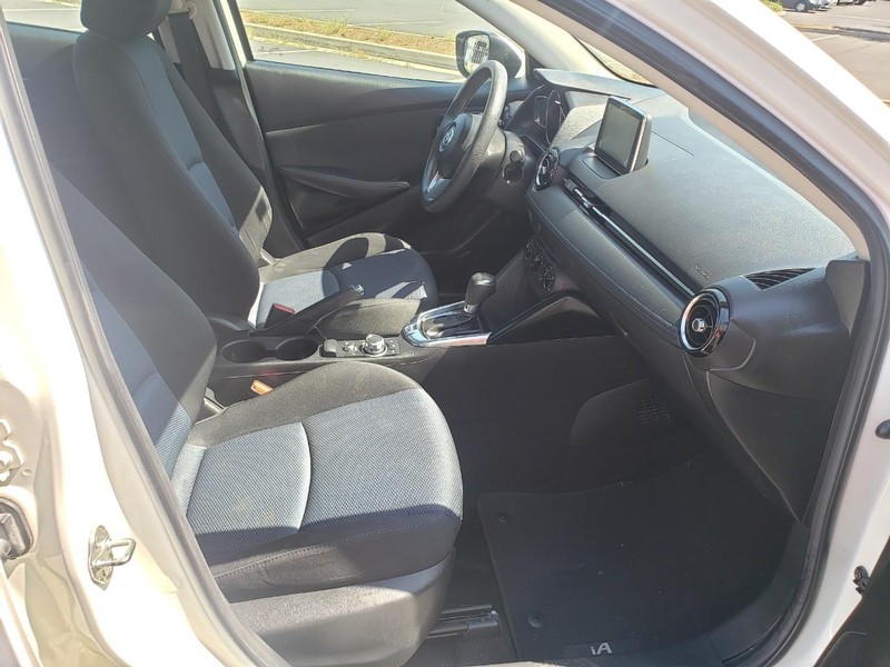 Scion iA Vehicle Full-screen Gallery Image 15