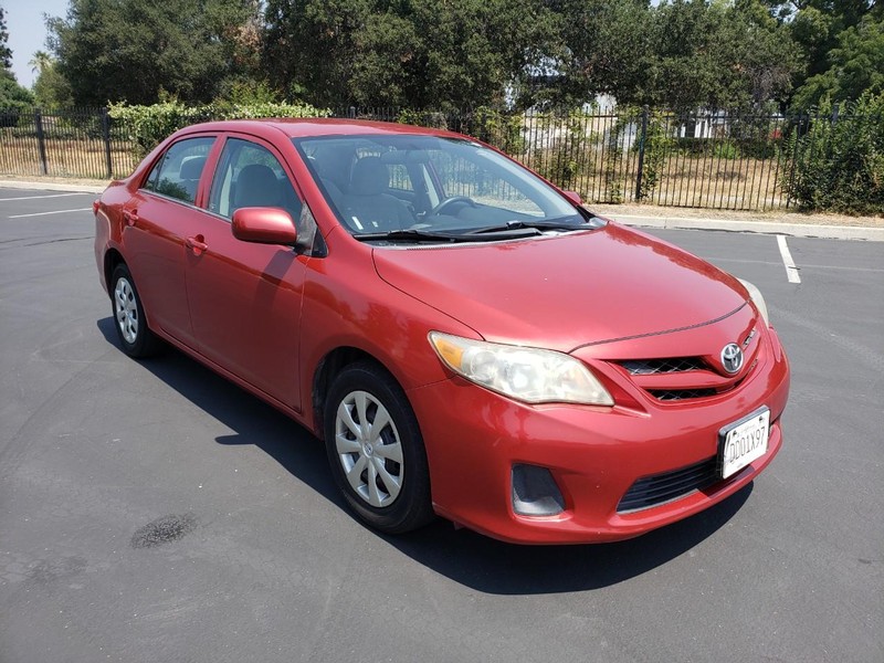 Toyota Corolla Vehicle Full-screen Gallery Image 07