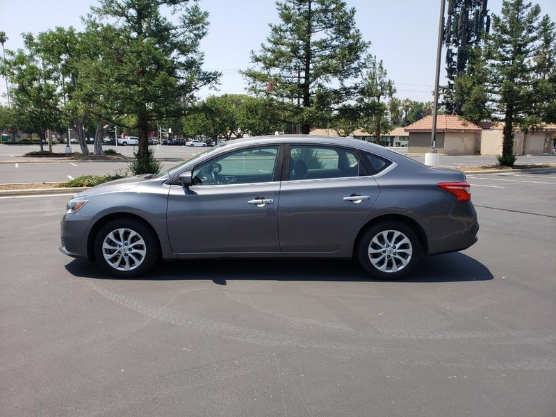 Nissan Sentra Vehicle Full-screen Gallery Image 02