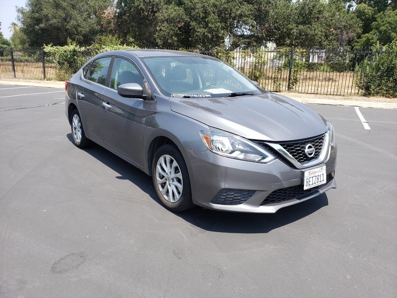 Nissan Sentra Vehicle Full-screen Gallery Image 07