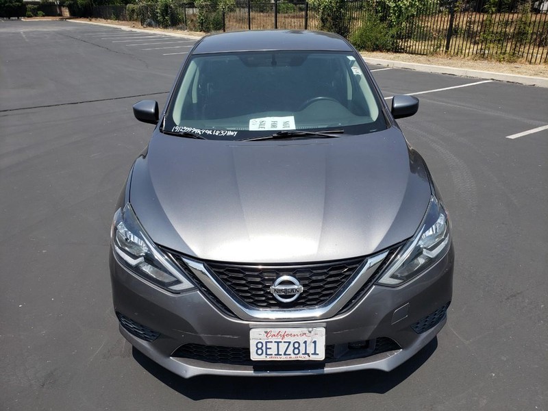 Nissan Sentra Vehicle Full-screen Gallery Image 08