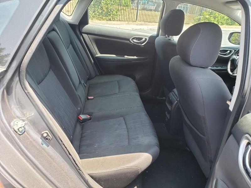 Nissan Sentra Vehicle Full-screen Gallery Image 14