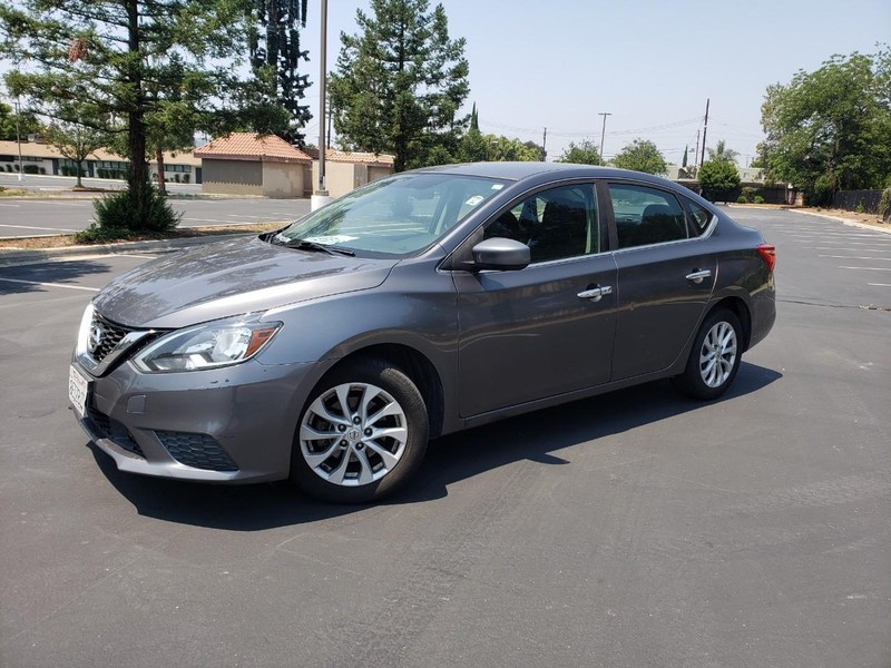 Nissan Sentra Vehicle Full-screen Gallery Image 17