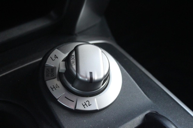 Toyota 4Runner Vehicle Full-screen Gallery Image 14
