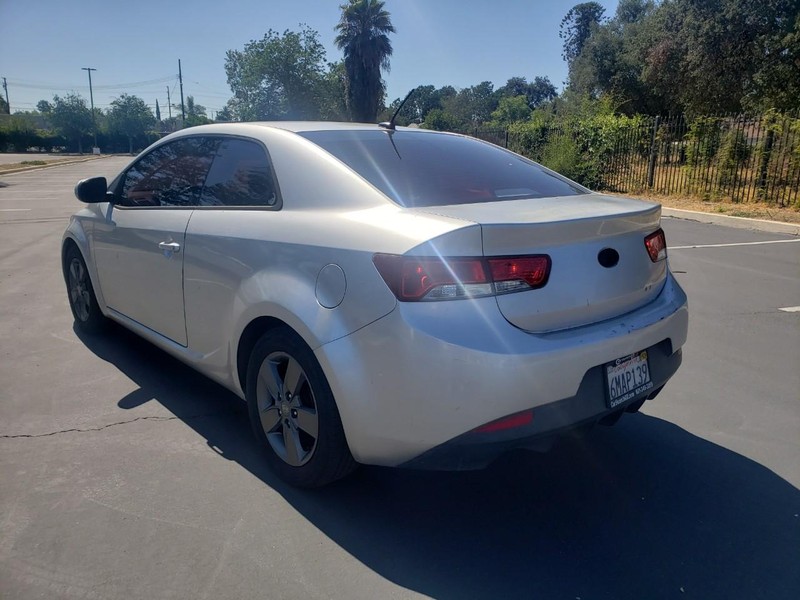 Kia Forte Koup Vehicle Full-screen Gallery Image 03