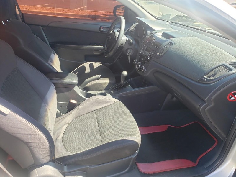 Kia Forte Koup Vehicle Full-screen Gallery Image 15