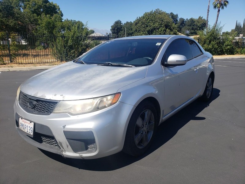 Kia Forte Koup Vehicle Full-screen Gallery Image 17