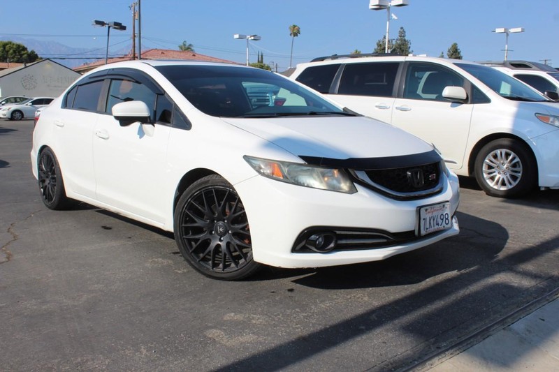 Honda Civic Sedan Vehicle Full-screen Gallery Image 02