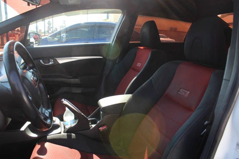 Honda Civic Sedan Vehicle Full-screen Gallery Image 05