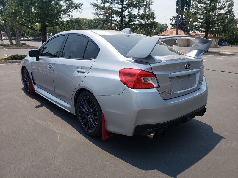 Subaru WRX Vehicle Full-screen Gallery Image 03