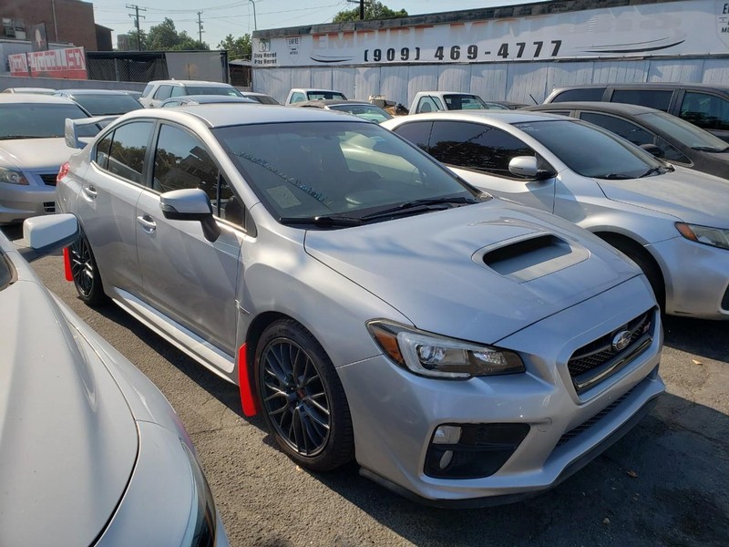 Subaru WRX Vehicle Full-screen Gallery Image 07