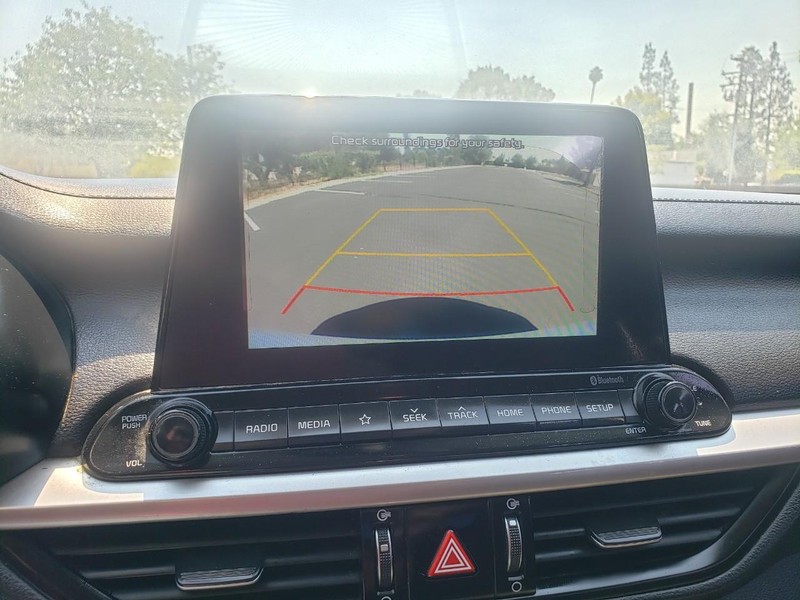 Kia Forte Vehicle Full-screen Gallery Image 11