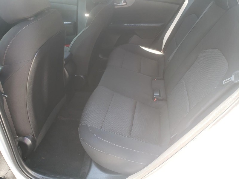 Kia Forte Vehicle Full-screen Gallery Image 13