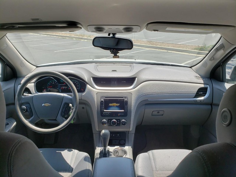 Chevrolet Traverse Vehicle Full-screen Gallery Image 09