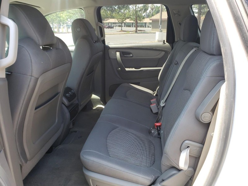 Chevrolet Traverse Vehicle Full-screen Gallery Image 13