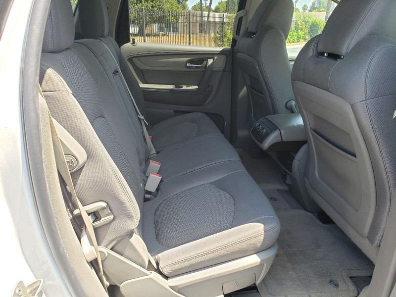 Chevrolet Traverse Vehicle Full-screen Gallery Image 16